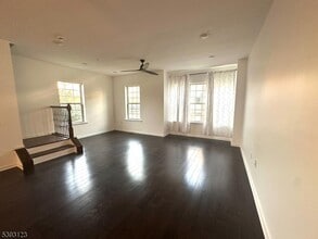 2 Ambrosia Ct in Livingston, NJ - Building Photo - Building Photo