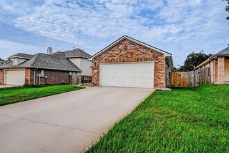 18455 Sunrise Pines Dr in Montgomery, TX - Building Photo - Building Photo