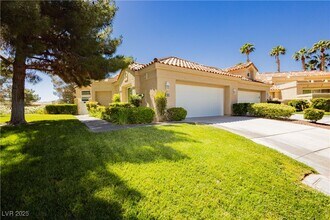 7805 Harbour Towne Ave in Las Vegas, NV - Foto de edificio - Building Photo