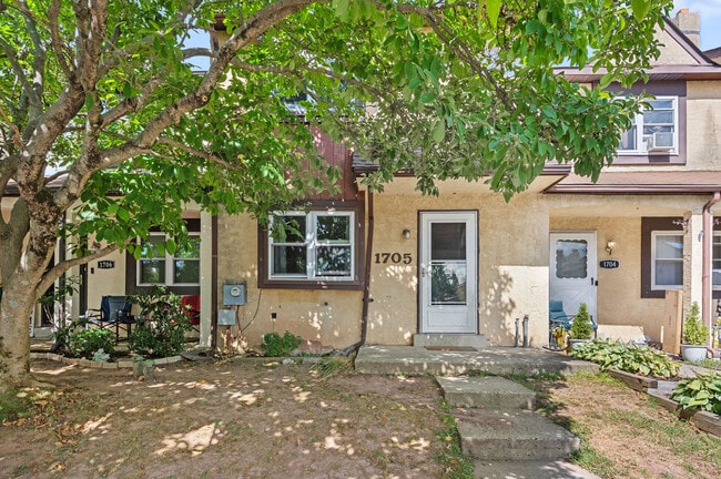 1705 Walnut Ridge Est in Pottstown, PA - Foto de edificio - Building Photo