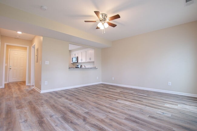 2070 Tynewood Dr in Clarksville, TN - Building Photo - Building Photo