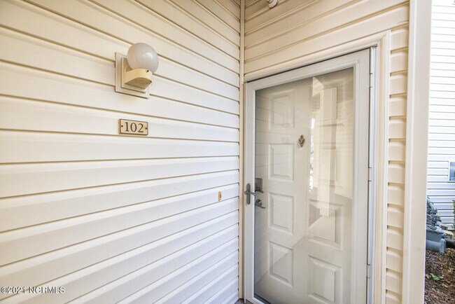 3905 River Front Pl-Unit -102 in Wilmington, NC - Building Photo - Building Photo