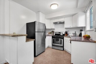 1452 S Crescent Heights Blvd in Los Angeles, CA - Building Photo - Building Photo