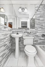 350 W 21st St in New York, NY - Building Photo - Building Photo