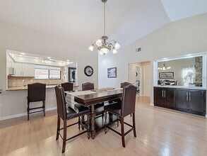 9981 Eagles Point Cir, Unit 4 in Port Richey, FL - Foto de edificio - Building Photo