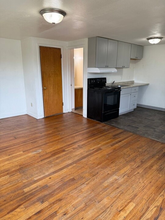 5300 Taku Dr in Anchorage, AK - Building Photo