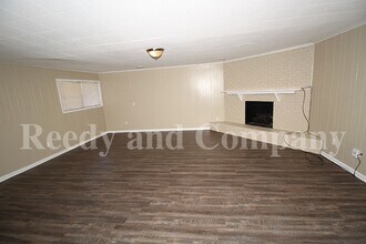 5610 Millbranch Rd in Memphis, TN - Building Photo - Building Photo