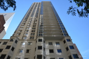 1 E Delaware Pl Apartments