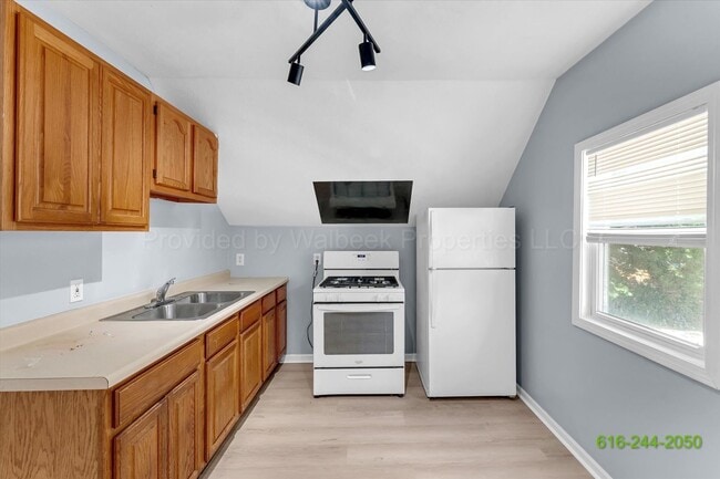 property at 2142 Palace Ave SW