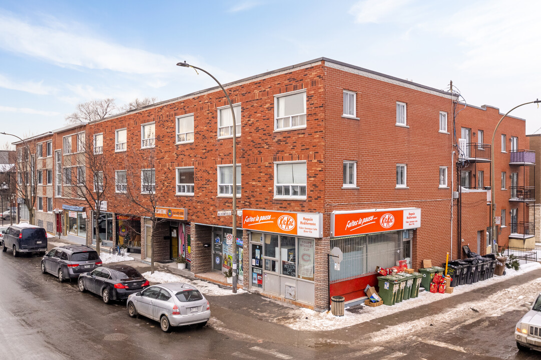695-715 de Liège O in Montréal, QC - Building Photo