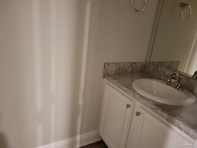 6090 Royal Port Ct in Bellview, FL - Building Photo - Building Photo