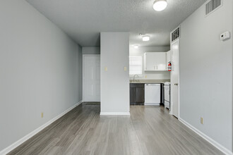 Army Boulevard Garden Apartments in San Antonio, TX - Building Photo - Building Photo