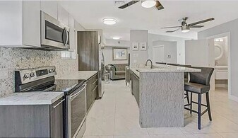 725 SE 14th Ct in Fort Lauderdale, FL - Building Photo