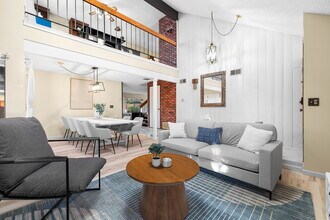 8916 Capricorn Way in San Diego, CA - Building Photo - Building Photo