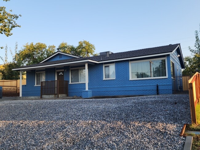 property at 1530 Aloha St