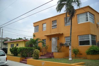 711 SW 10th Ave in Miami, FL - Building Photo - Building Photo