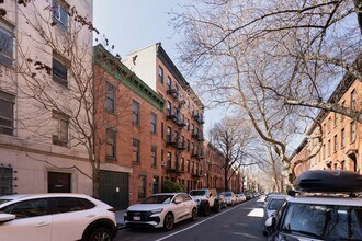 242 Baltic St in Brooklyn, NY - Building Photo - Building Photo