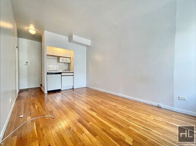 East 12th Street in New York, NY - Building Photo - Building Photo