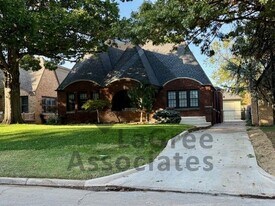 709 NW 42nd St in Oklahoma City, OK - Building Photo