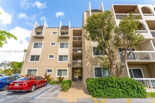 7840 Camino Real in Miami, FL - Building Photo