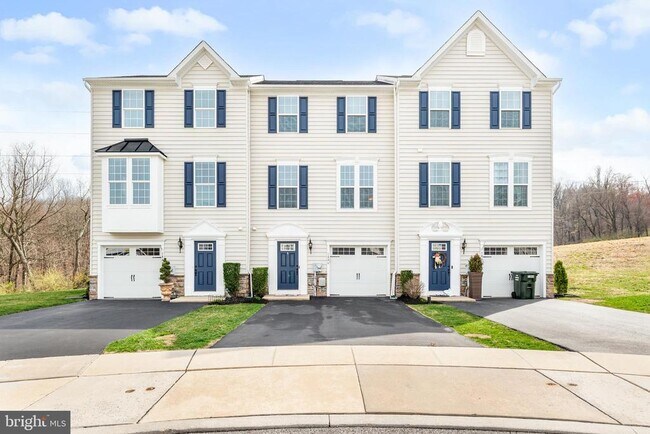 property at 1846 Honeysuckle Ct