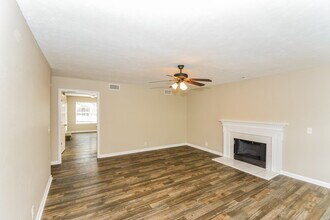 912 Tom Hailey Blvd in La Vergne, TN - Building Photo - Building Photo