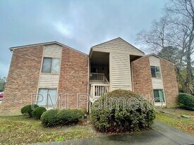 229 Windsor Point Rd in Columbia, SC - Building Photo