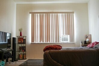 1132 NE 16th Ave-Unit -WEST in Fort Lauderdale, FL - Building Photo - Building Photo