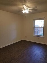 7507 April in North Richland Hills, TX - Foto de edificio - Building Photo