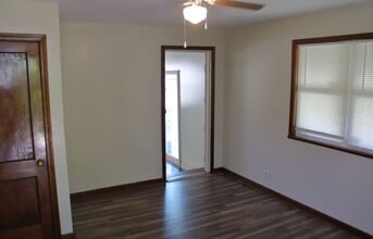 25740 Richards Ave in Euclid, OH - Building Photo - Building Photo