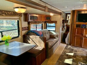 615 Tall Oaks Rd in Chapel Hill, NC - Building Photo - Building Photo