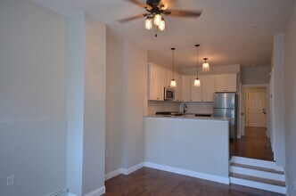 12 Chelsea St, Unit 1 in Boston, MA - Building Photo - Building Photo