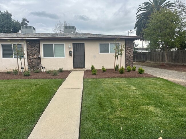 property at 424 S Walnut Ave