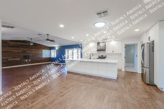 1360 W Esplanade St in Mesa, AZ - Building Photo - Building Photo