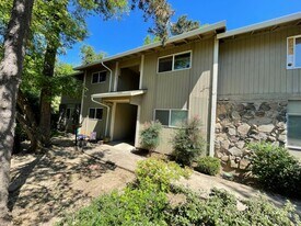 6801 SW Terri Ct in Portland, OR - Building Photo