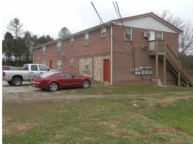 305 Boone St in Strawberry Plains, TN - Building Photo - Building Photo