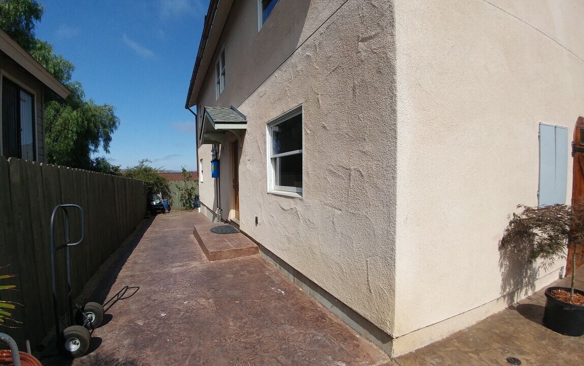 2043 Swazey St, Unit 2041 in San Luis Obispo, CA - Building Photo