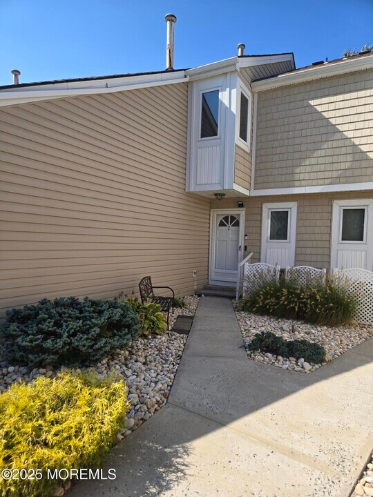 60 Cedar Ave in Long Branch, NJ - Building Photo