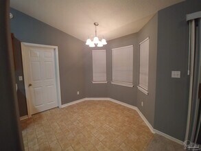 6024 Yellow Rose Dr in Pensacola, FL - Building Photo - Building Photo