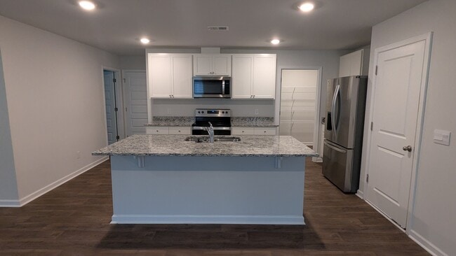 497 Coconut Dr in Bloomingdale, GA - Building Photo - Building Photo