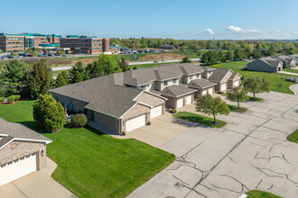 Alpine Pointe in Green Bay, WI - Building Photo - Building Photo