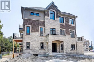 1 W Vlg Ln in Markham, ON - Building Photo - Building Photo