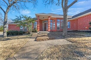 401 Leigh Ct in Highland Village, TX - Building Photo