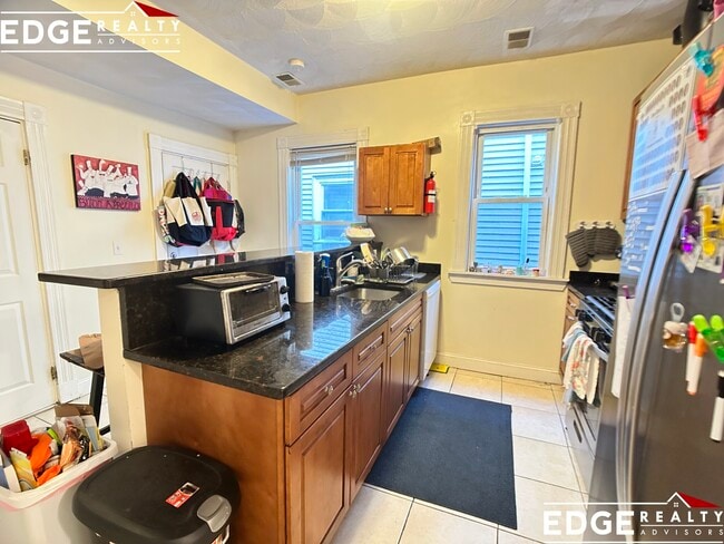 8 Carmel St, Unit 2 in Boston, MA - Building Photo - Building Photo