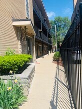 6947 S Jeffery Blvd-Unit -2F in Chicago, IL - Building Photo - Building Photo