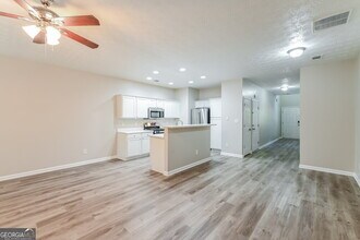 770 Brookside Parc Ln in Avondale Estates, GA - Building Photo - Building Photo