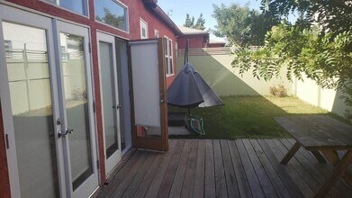 2020 Ocean Park Blvd in Santa Monica, CA - Building Photo - Building Photo