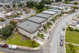 2401-2493 Rowntree Way in South San Francisco, CA - Building Photo - Building Photo