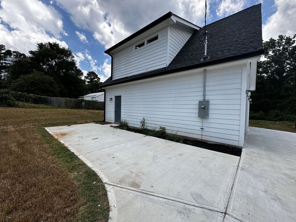 201 Briarcliff Ln in Athens, GA - Building Photo