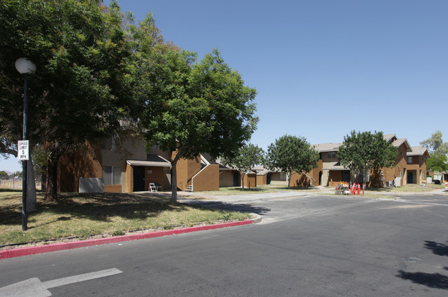 Squaw Valley Apartments in Blythe, CA - Foto de edificio - Building Photo